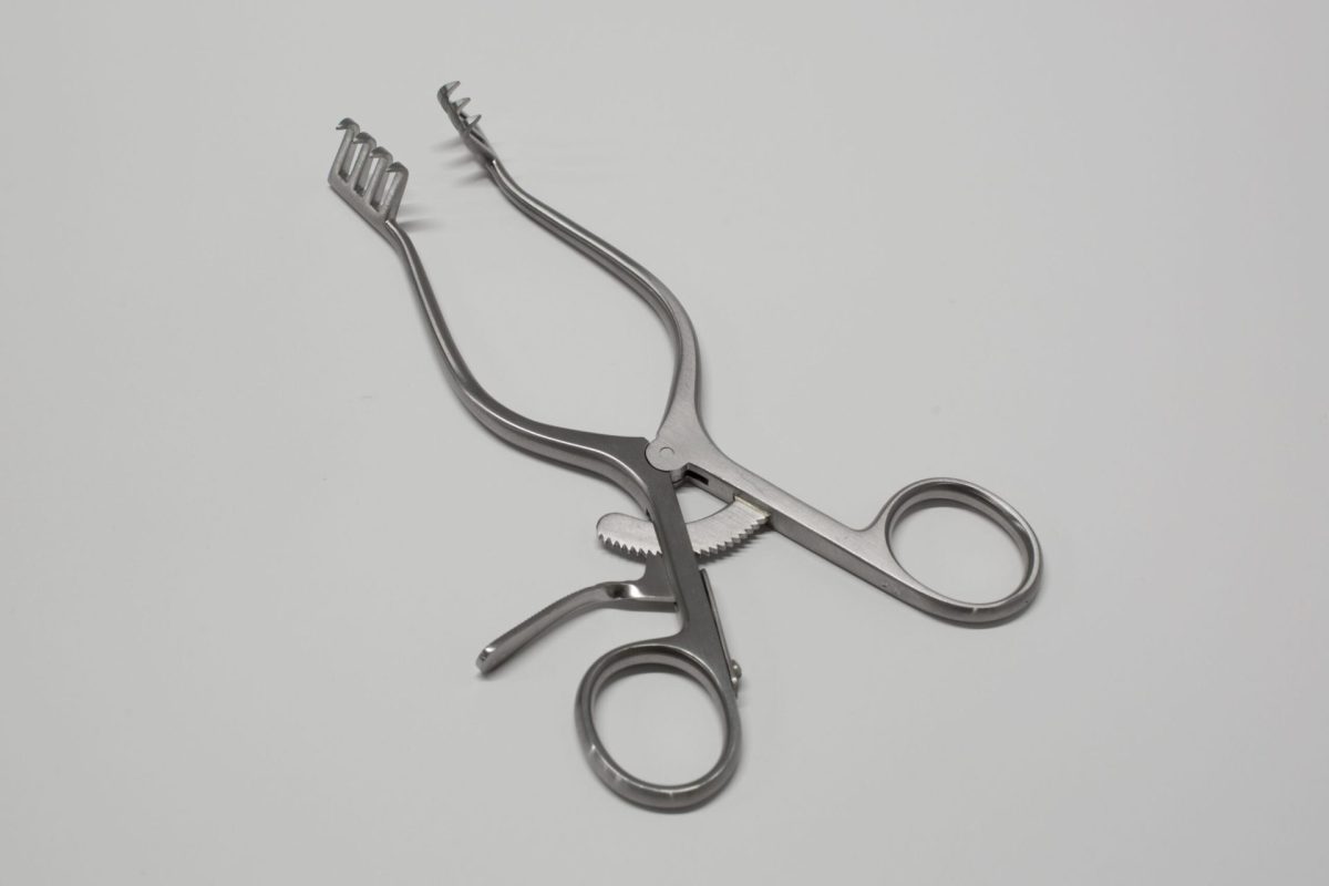 Retractor Weitlaner Sharp Hallmark Surgical